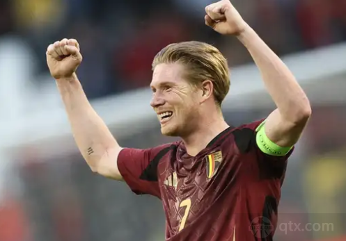 文班亚马太离谱！三分线外起步盖帽，回头就轰三分